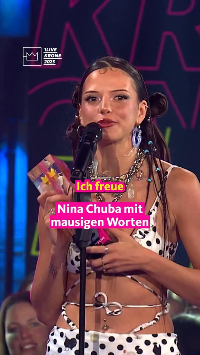 @ninachuba räumt nach einem absolut vollem Tour-Jahr die Krone als beste Künstlerin ab!
#KRONE25 Instagram