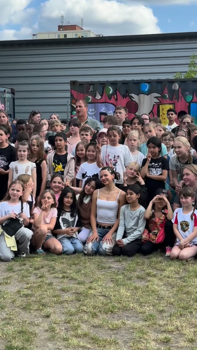 1. Juni ist Weltkindertag 🙏 Dafür gibt es keinen besseren Special Guest als Nina Chuba. Danke, dass du da warst 🩵
#weltkindertag #ninachuba #kindertag Instagram