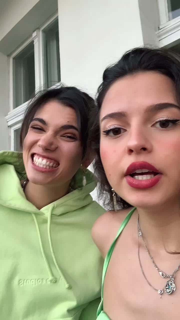 Hier eine Balkontour mit unseren Pflanzis Liebe Grüße. Auch von @anna_beeeella 🍀☘️🌳🌴 #Ostercountdown TikTok